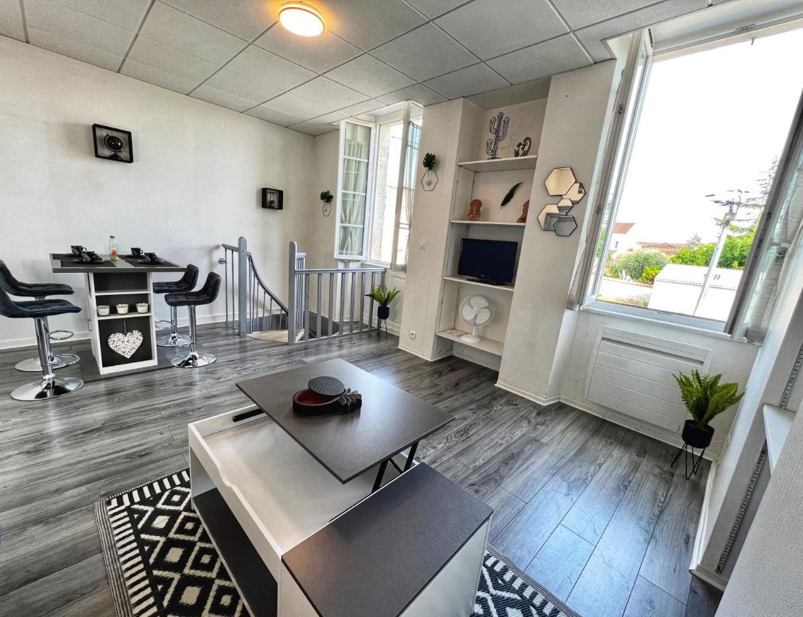 Le Myvi - Wifi - Hyper Centre Cognac Apartment Екстериор снимка